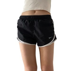 Nike Women’s Tempo Dry Core Shorts